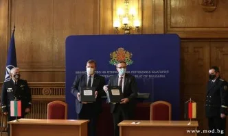 Каракачанов: С договора за корабите направихме втората крачка за модернизацията на армията