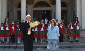 Ловеч отпразнува 24 май с градско тържество и отличия за педагози, ученици и културни дейци