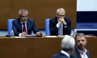 Засега ограниченията в движението по автомагистралите Тракия и Струма както