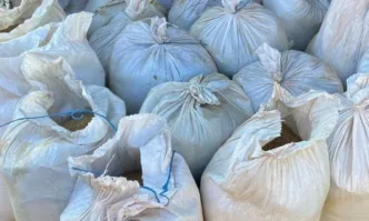 Общо 48 чувала с нарязан тютюн са открити в автомобилиОбщо