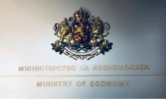 Министърът на икономиката предлага две частни фирми за производство и
