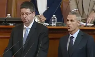 Парламентът започна работа си днес с избора на подуправители на