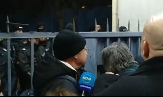 Депутати от ГЕРБ искат да влязат в ГДНП: Трябва да се убедим, че няма репресии (СНИМКИ)