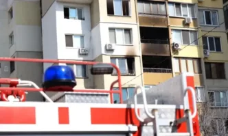 Пожар гори в голям жилищен блок в столичния квартал Дружба съобщи Столична