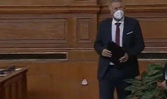 Смут в парламента: Стойчо Кацаров закъсня за заседанието