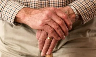 Иновативна система ще следи дистанционна над 700 болни пенсионери