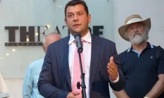 Евгени Будинов присъства на откриването на барелеф на Стефан Данаилов в Пловдив