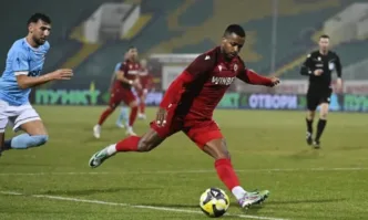 Прокуратурата решава дали да повдигне обвинение на футболиста Дейвид Пастор