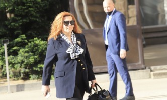 С 4 гласа за и 1 против Соня Момчилова беше