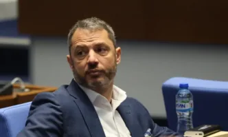 Хазната не само е празна но свети в кърваво червено