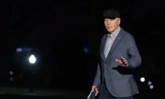 Президентът на САЩ Байдън изглежда не различава настоящия френски президент