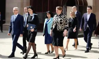 Неофициално правителство няма да имаТочно в 12 часа на обяд