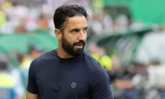 Мениджърът на Манчестър Юнайтед Рубен Аморим се извини на феновете