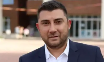 Връщането на секундарниците и мигащото зелено на светофарите които са