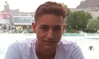 Момчето не е общително има ТЕЛКОколо 14 ч на Коледа