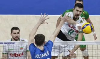 Христо Стоичков: Огромни българи! Донесете ни титлата, лъвове!