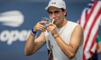 Александър Василев вече се прибра в България а Иванов се