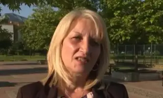 Арестуваха охранител в училище във Враца карал деца да скандират