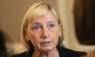 Елена Йончева скочи на Нинова: Оставка означава оттегляне и от преговорния процес за правителство