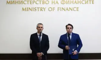 Димитър Илиев и Асен Василев с популистка но неработеща програмаВ