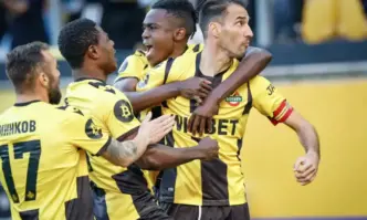 Колежа полудя след 2 0 за жълто черните Ботев Пловдив е на финал