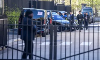 Китай и САЩ обсъждат търговските отношения на среща в Париж