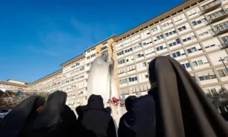 Папа Франциск е прекарал спокойна нощ в болницата съобщиха от