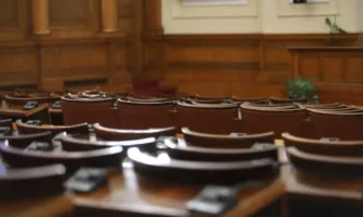 С 207 гласа за нито един против и нито един