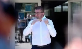 Лидерът на опозиционната ВМРО ДПМНЕ Християн Мицкоски призова за разпускането на