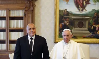 Премиерът Борисов първи ще приветства папа Франциск с добре дошъл в България