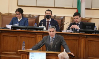 След бурни двучасови дебати народните представители приеха правилата за втората