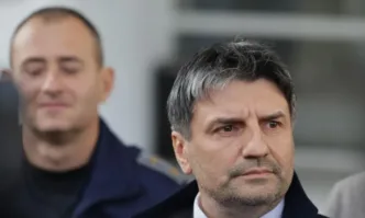 Установихме човек на протеста с газов пистолет със зареден патрон