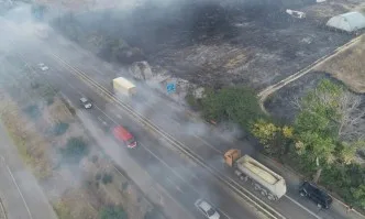 Пожар до летището в Стара Загора