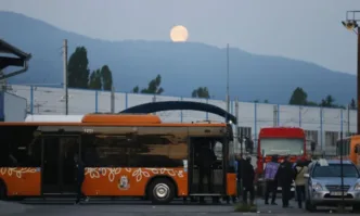 Пост на писателката Силвия Томова във ФейсбукУжасно ме уморява транспортната