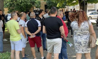 Представители на превозвачите продължават с протестите си Те ги обявиха