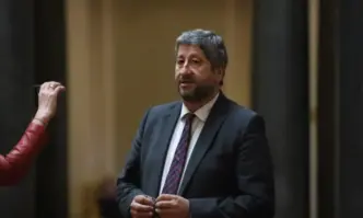 От профила във Фейсбук на Весела Николова Аз адмирирам действията