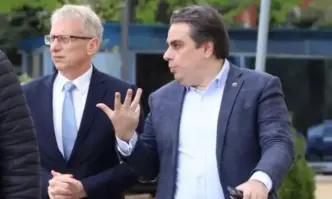 Николай Денков е разговарял с Асен Василев за скандала с