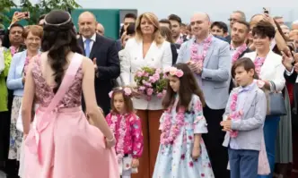 Румен Радев и съпругата му Десислава участваха в отбелязването на