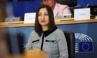 Брифинг на Илиана Иванова след одобрението на номинацията ѝ за еврокомисар в ЕП (ВИДЕО)