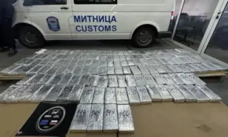 Около 170 килограма кокаин е открит в пратка с банани