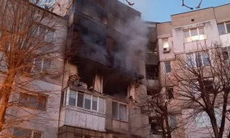 Взрив разтърси жилищен блок във Варна, има пострадали