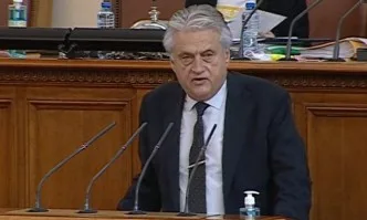 Рашков обясни бежанският поток в България заради лятото, Афганистан и НАТО (ОБНОВЕНА)