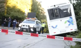 Автобус на градския транспорт се удари в стълб на бул