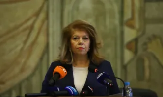 Илияна Йотова в Скопие: България няма да отстъпи от споразуменията, които има с РСМ