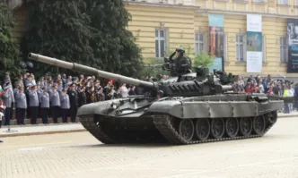 С парад беше отбелязан Денят на храбростта и празника на Българската армия (СНИМКИ)