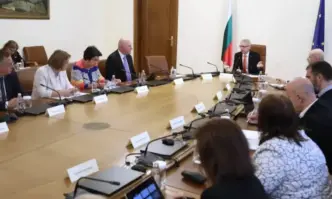 Министерството на образованието и науката МОН организира обучението на 84