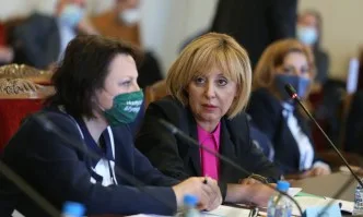 Манолова: Депутатите от ГЕРБ са сковани от страх, ние постигнахме целта си
