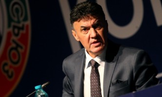 Президентът на БФС Борислав Михайлов се завърна от Катар Той наблюдава