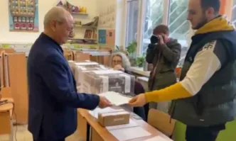 Доган гласува с хартиена бюлетина