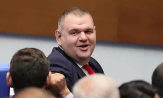 Сметната палата решава дали да разследва Пеевски